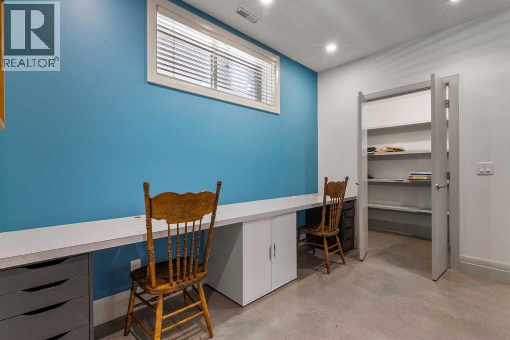 Single Family House for Sale in   Avenue NE Winston Heights/Mountview Calgary 