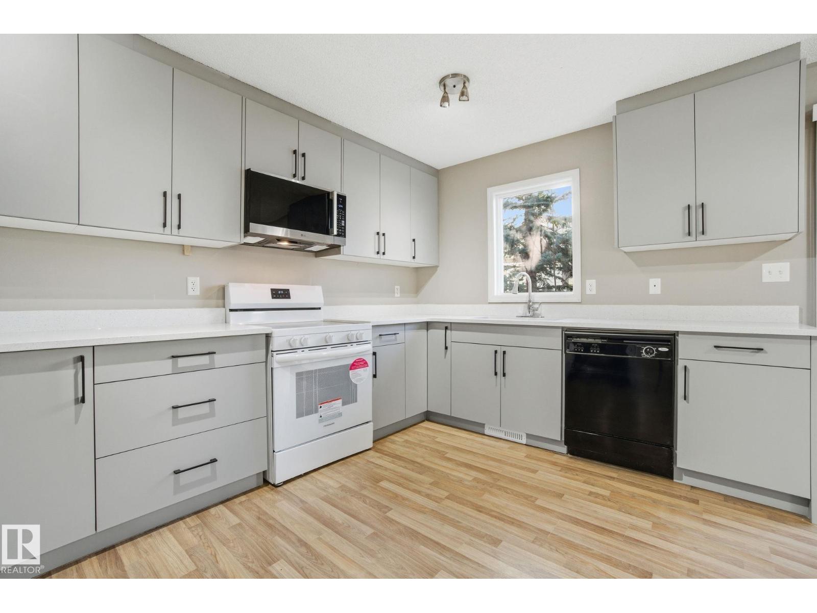 #41 2503 24 ST NW, Edmonton