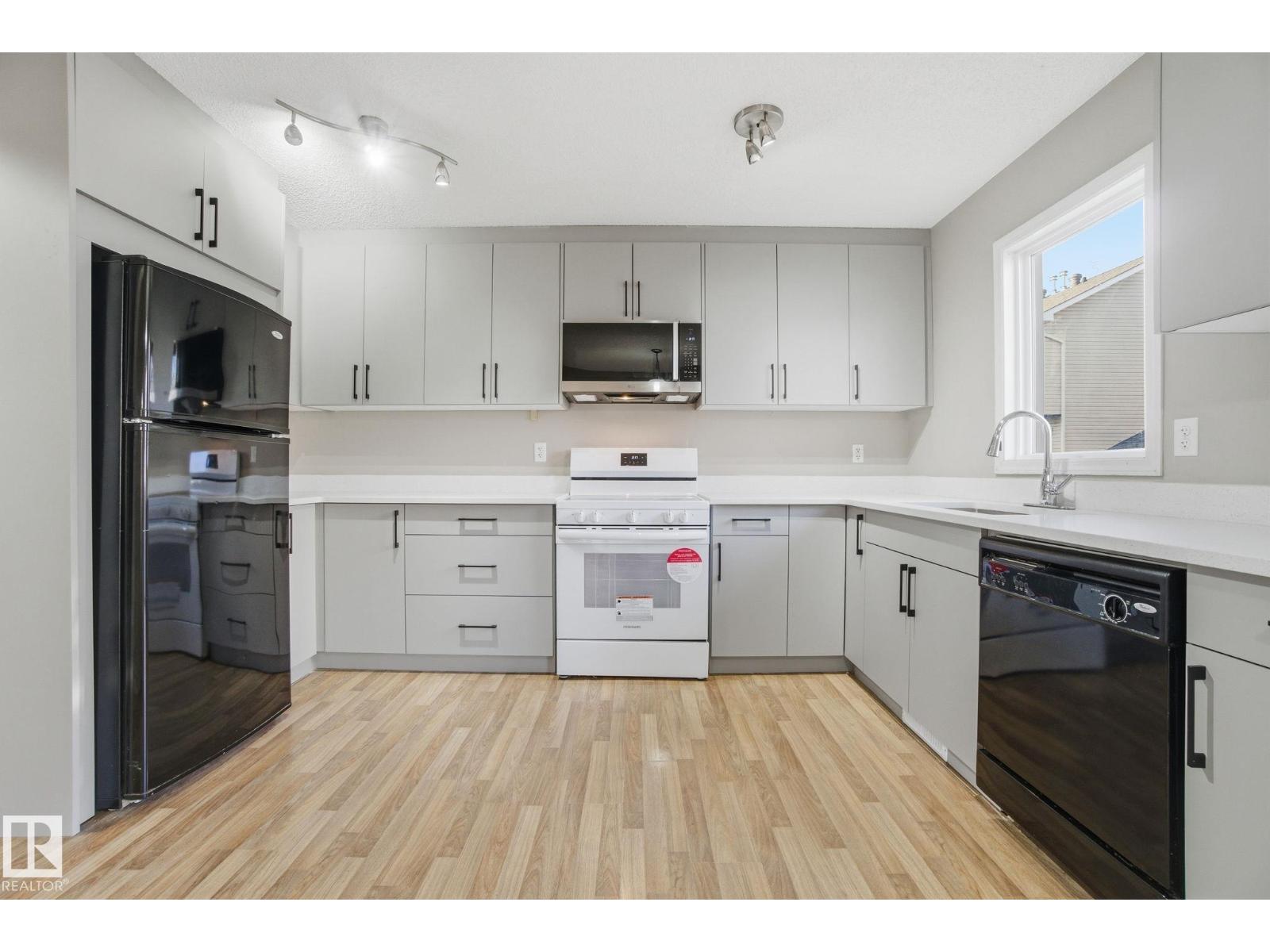 #41 2503 24 ST NW, Edmonton