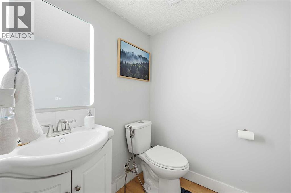 Single Family House for Sale in    Street NE Pineridge Calgary 