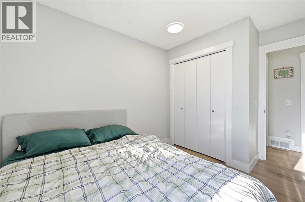 Single Family House for Sale in    Street NE Pineridge Calgary 