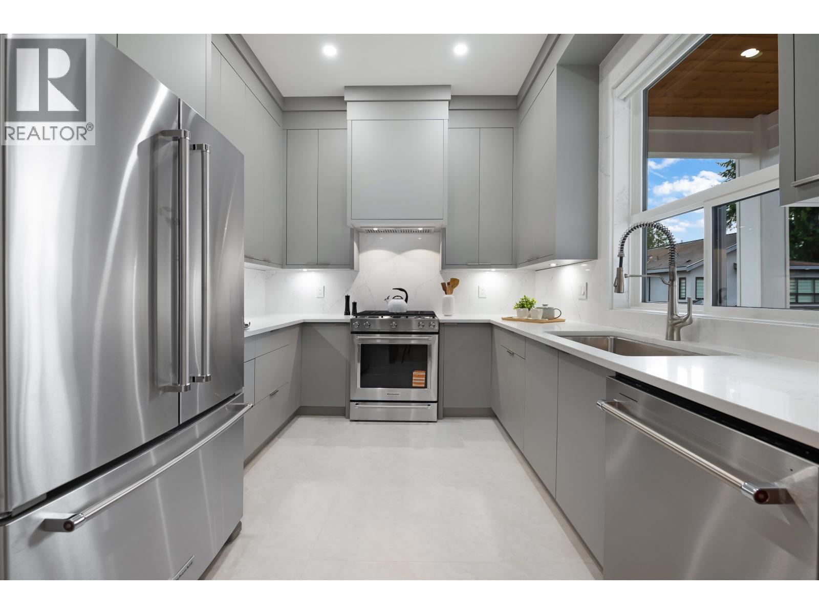 1846 LEMAX AVENUE, Coquitlam