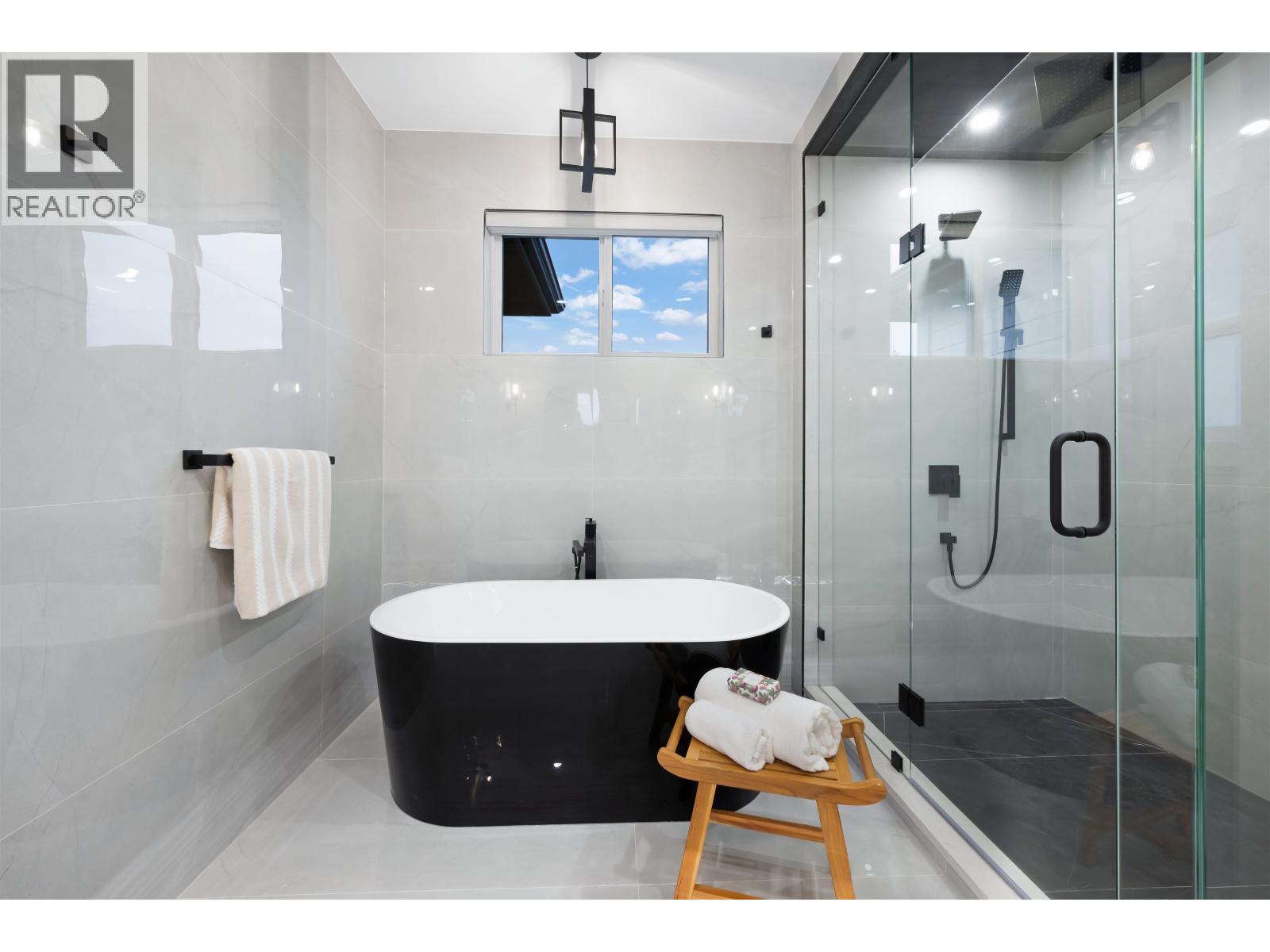 1846 LEMAX AVENUE, Coquitlam