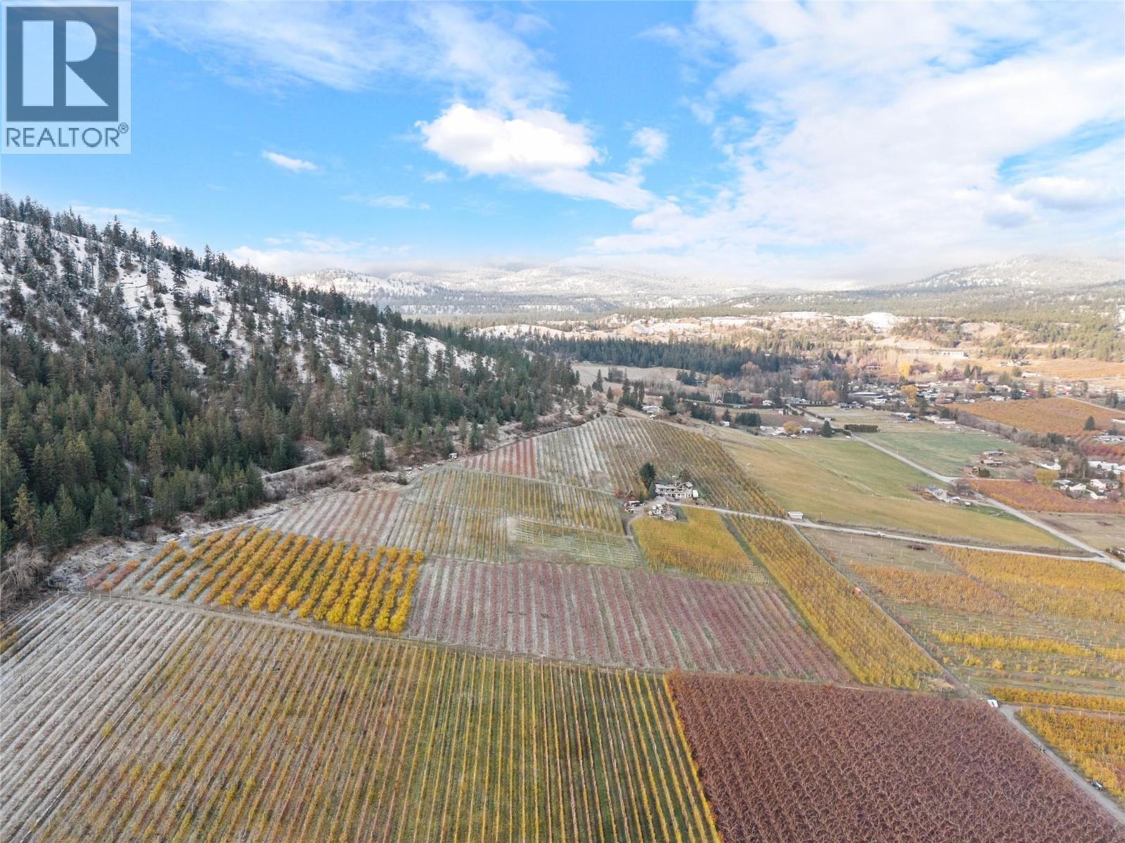 9827 Gillard Avenue, Summerland