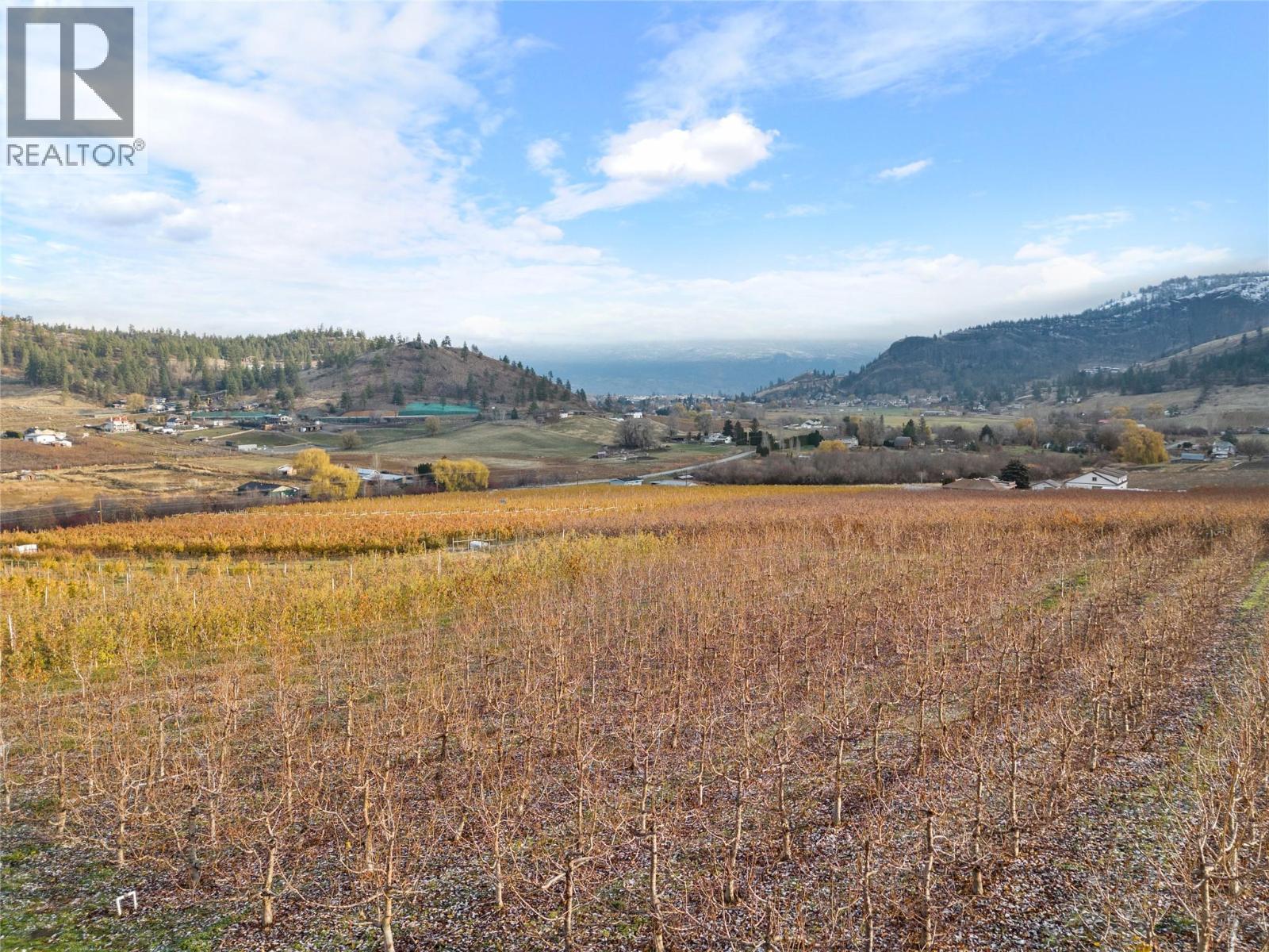 9827 Gillard Avenue, Summerland