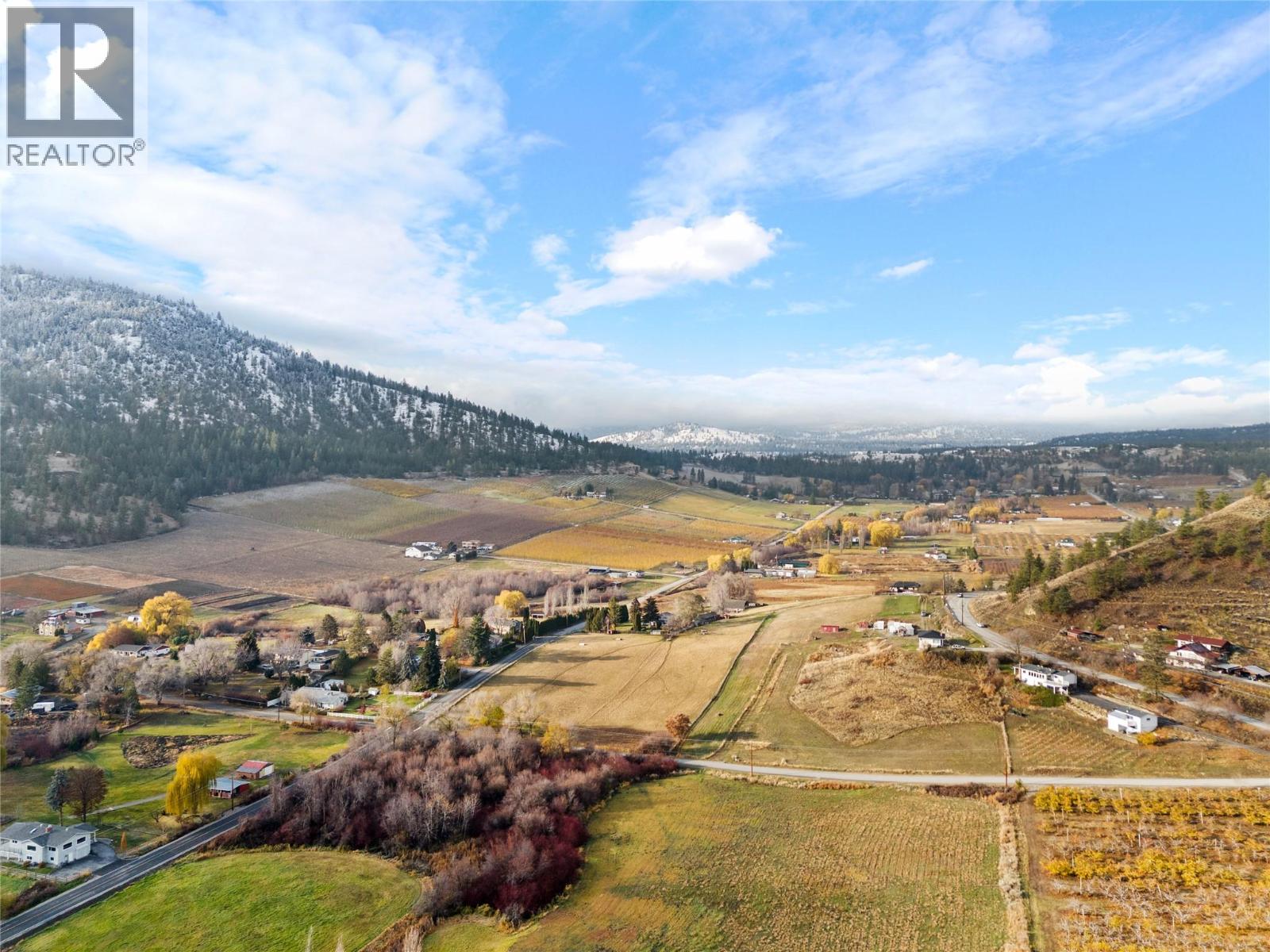 9827 Gillard Avenue, Summerland