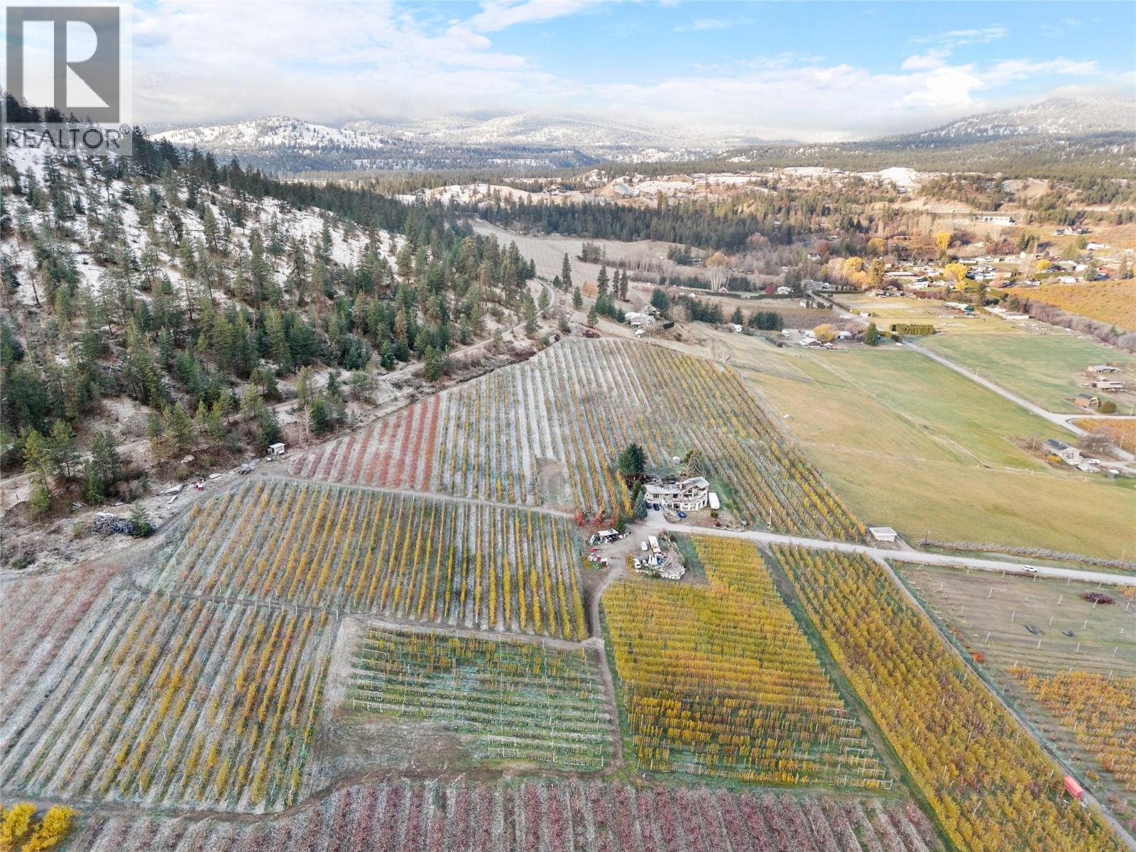 9827 Gillard Avenue, Summerland