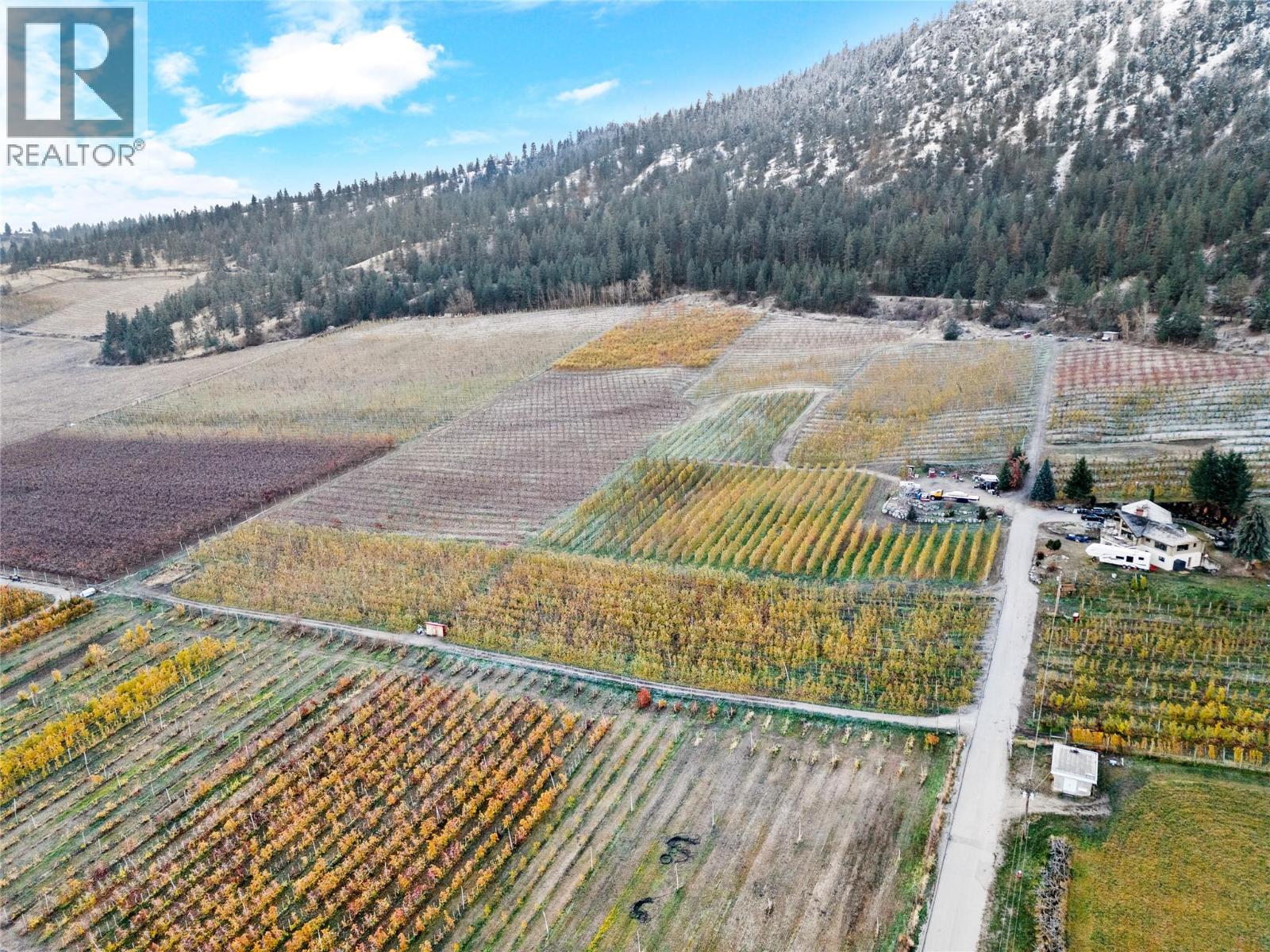 9827 Gillard Avenue, Summerland