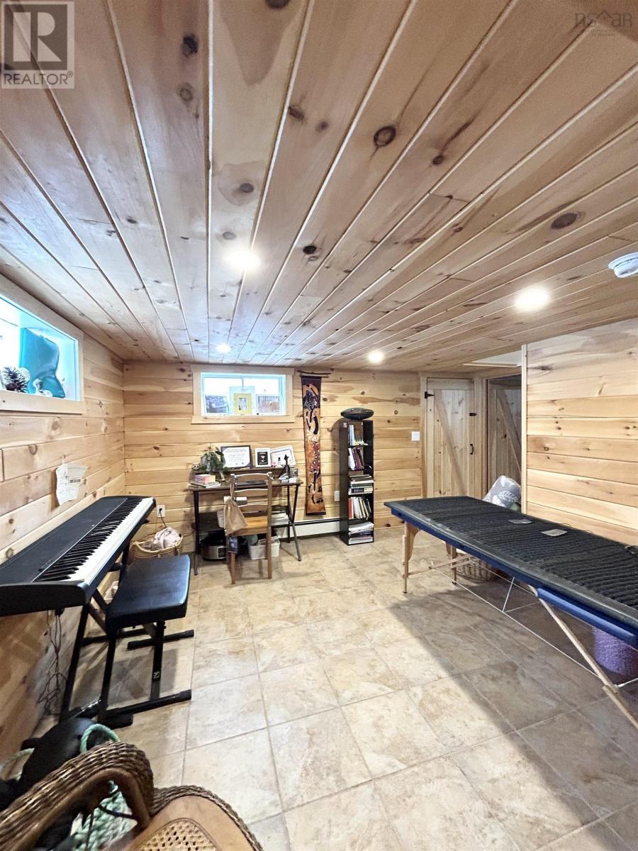 2843 Crowley Road - 37