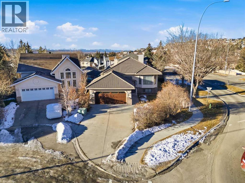 Single Family House Bi-level for Sale in  Sierra Morena Court SW Signal Hill Calgary 