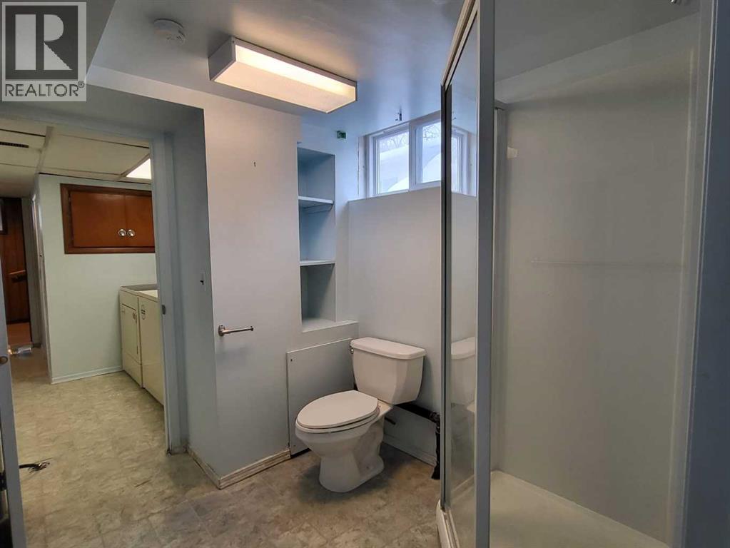 Single Family House Bungalow for Sale in  Montrose Crescent NE Winston Heights/Mountview Calgary 