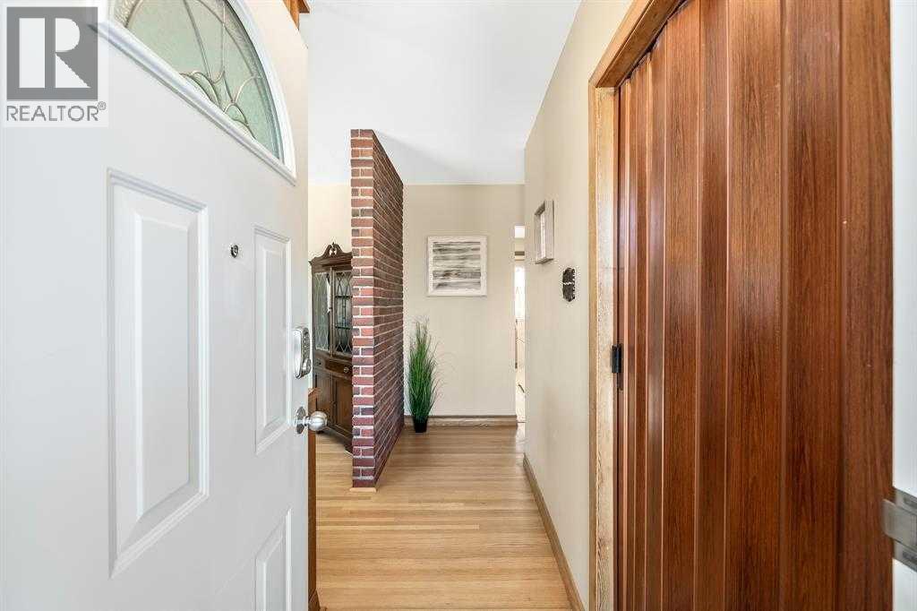 Single Family House Bungalow for Sale in  Montrose Crescent NE Winston Heights/Mountview Calgary 