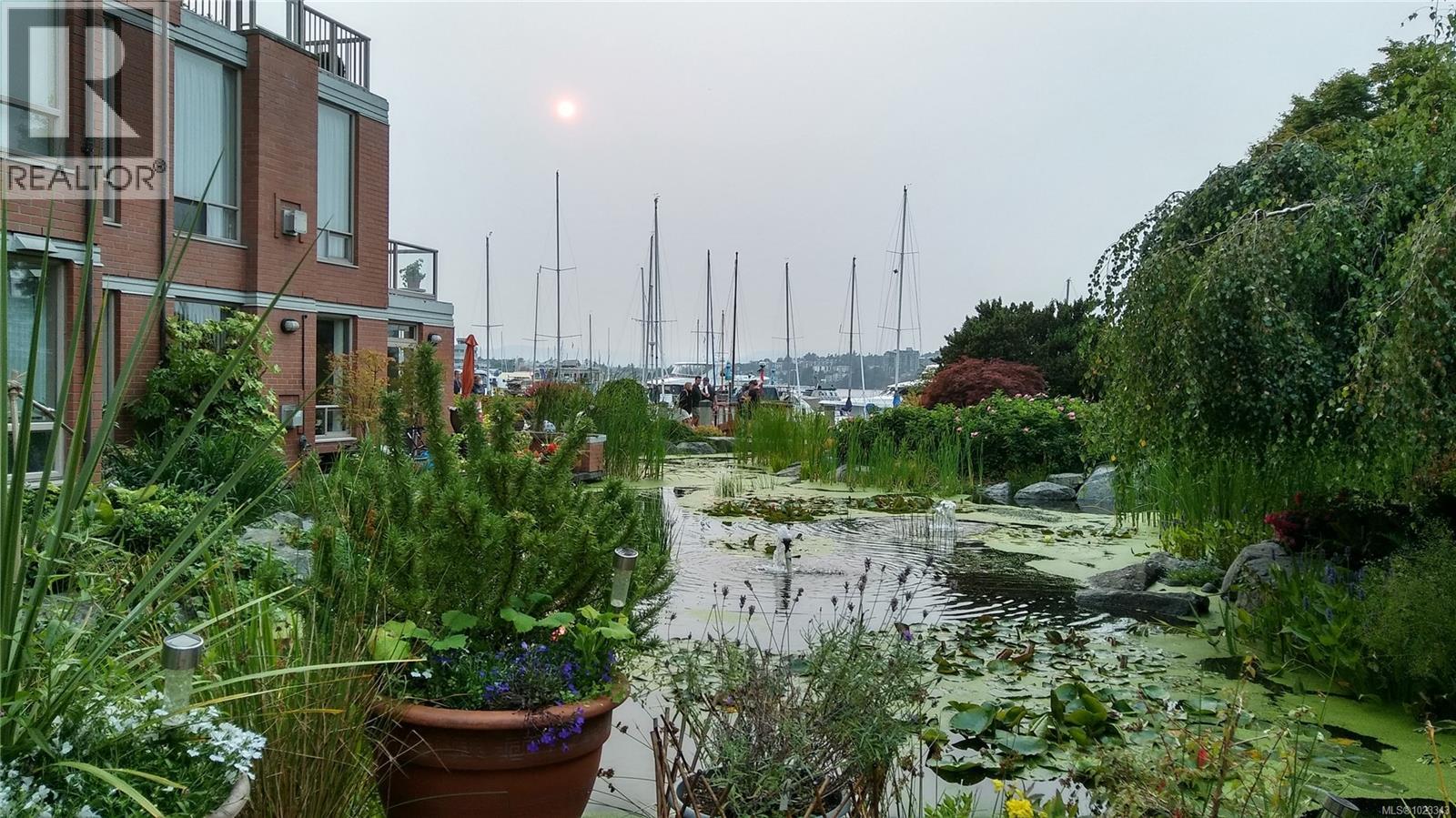 105 636 Montreal Street, Victoria