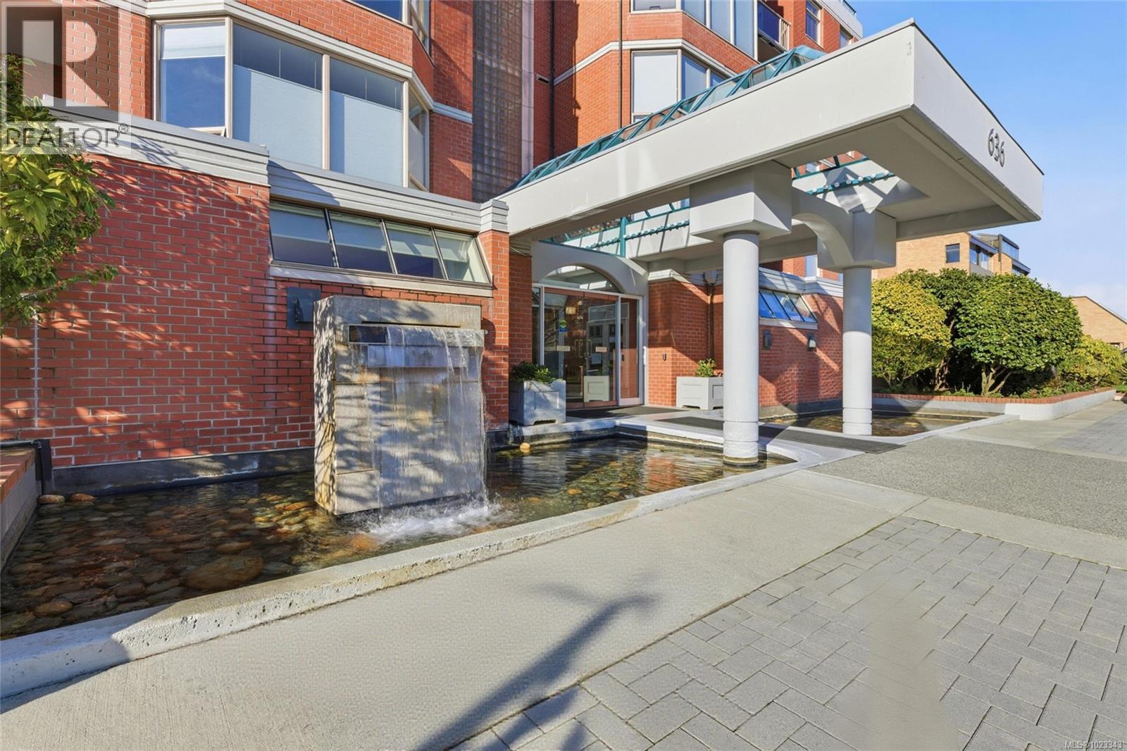 105 636 Montreal Street, Victoria