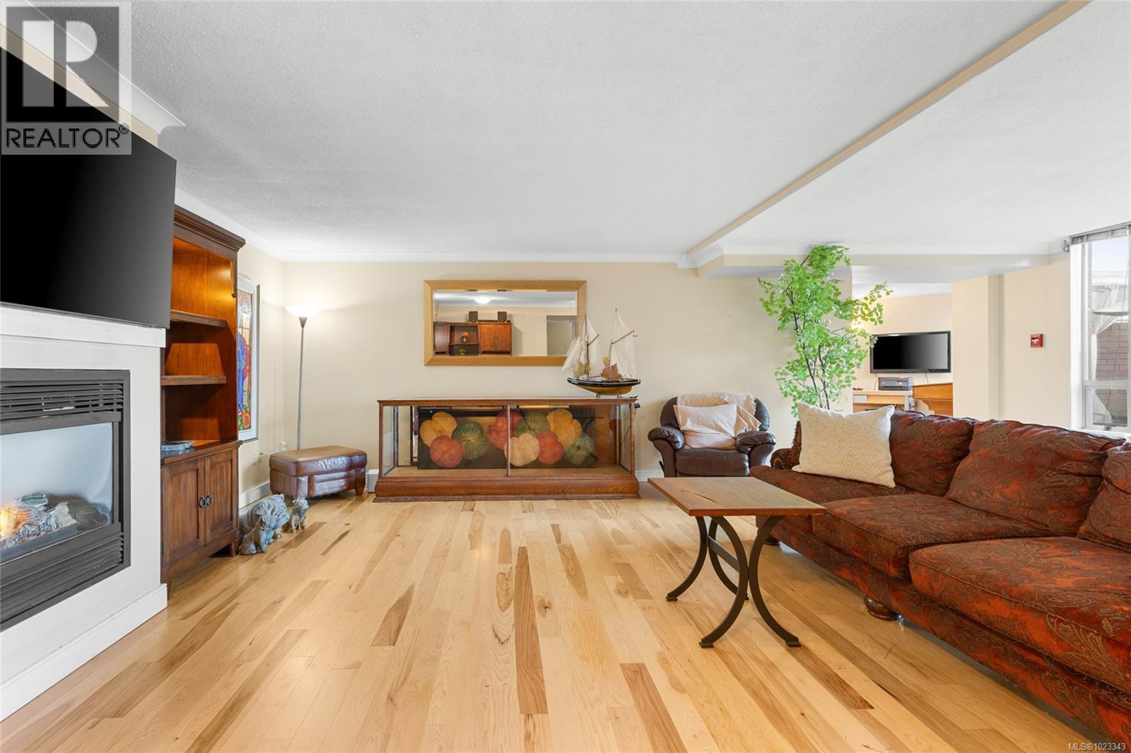 105 636 Montreal Street, Victoria