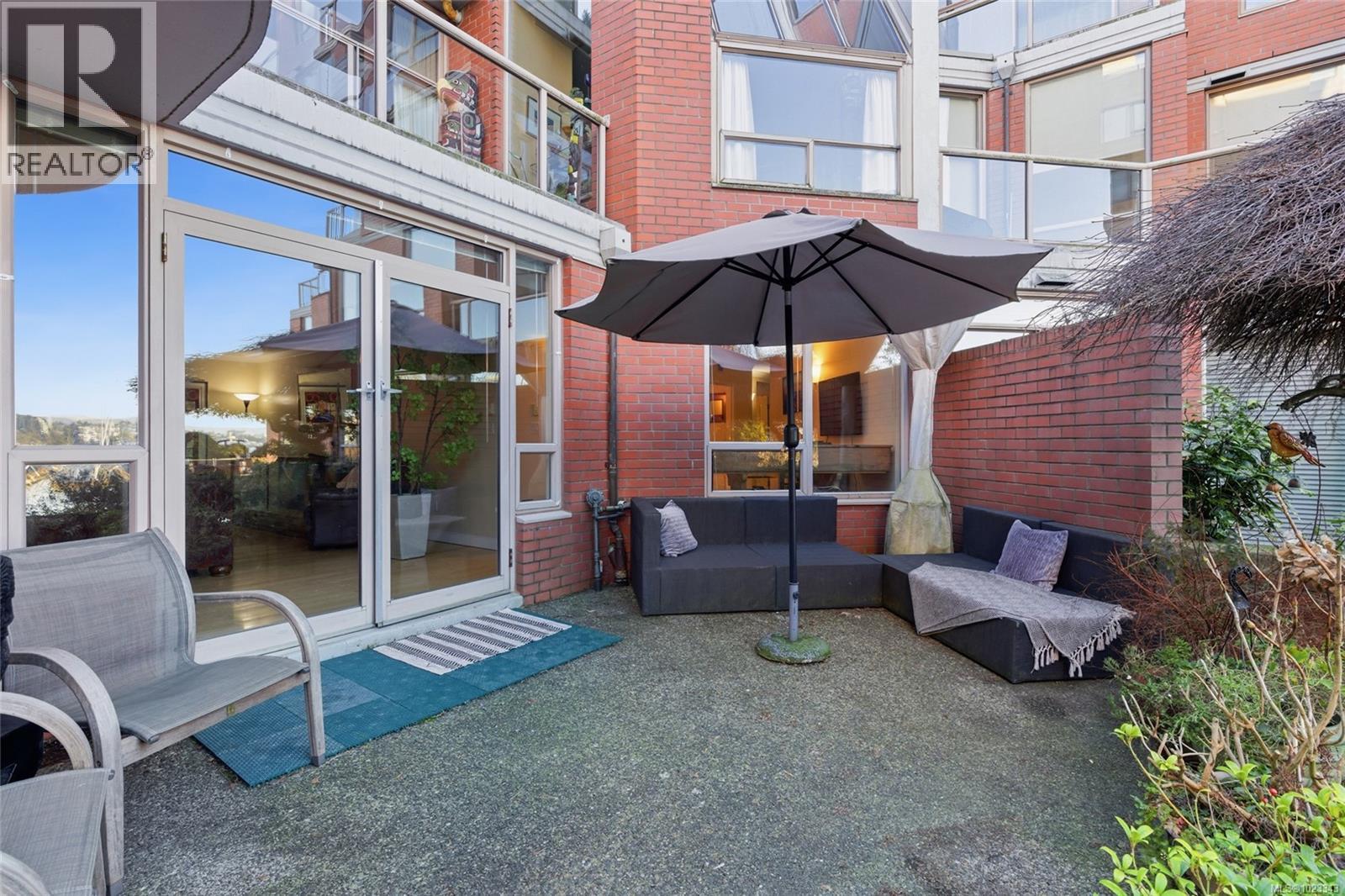 105 636 Montreal Street, Victoria