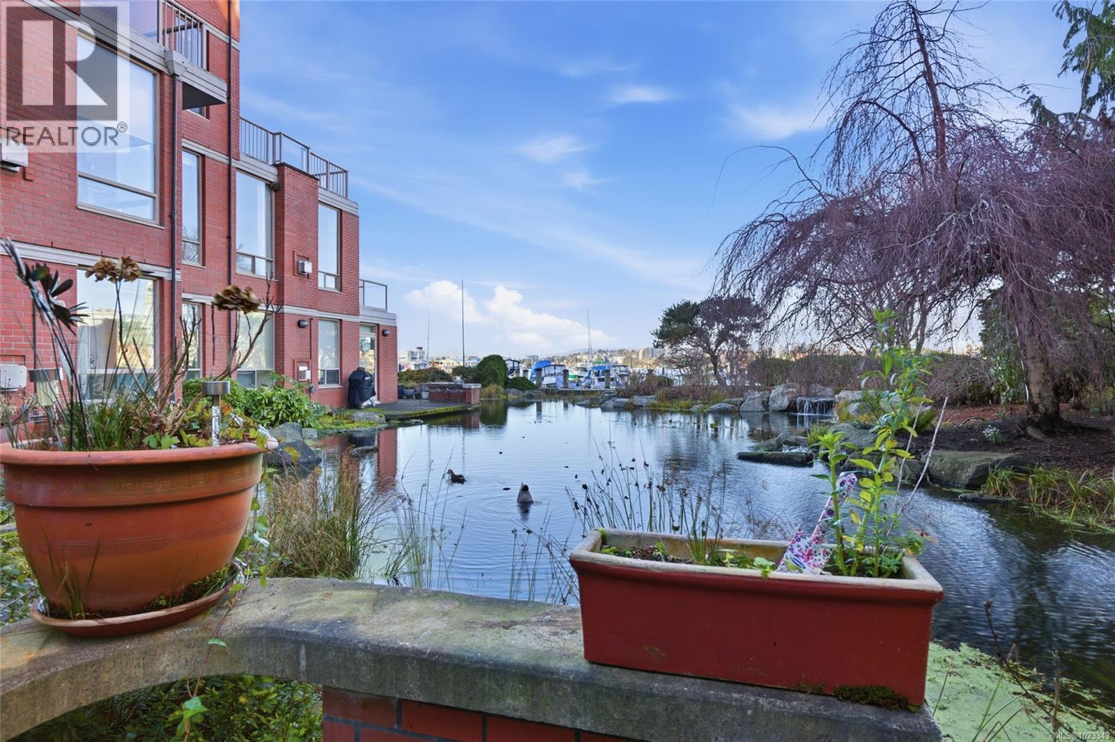 105 636 Montreal Street, Victoria