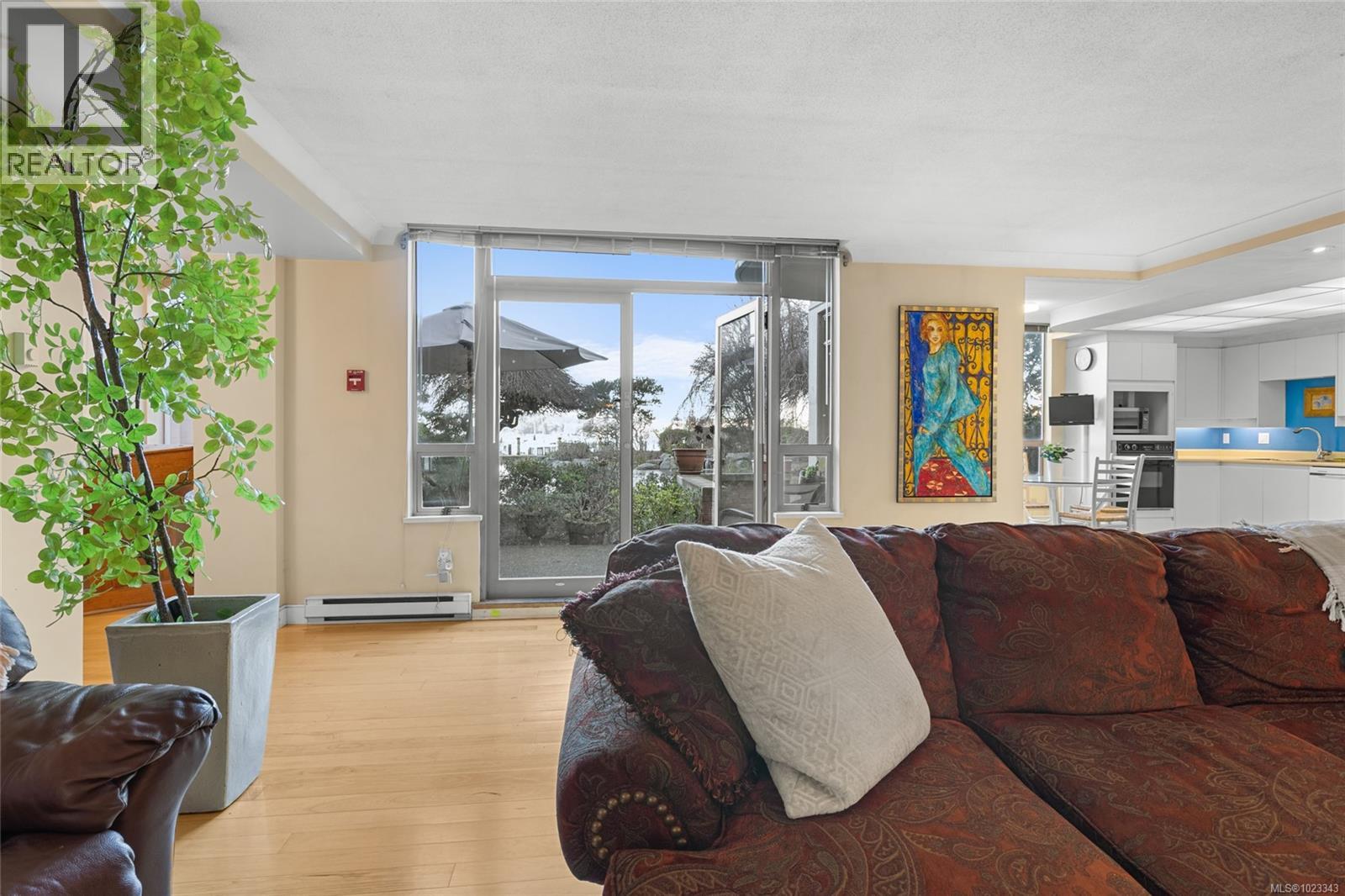 105 636 Montreal Street, Victoria