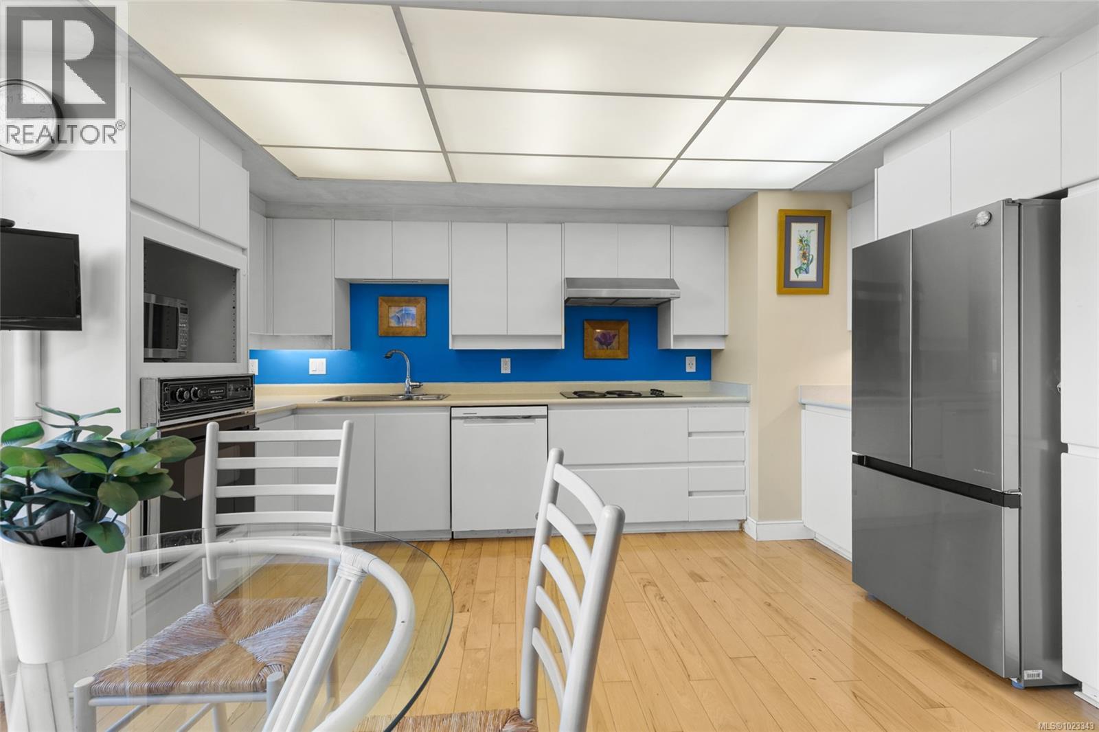 105 636 Montreal Street, Victoria