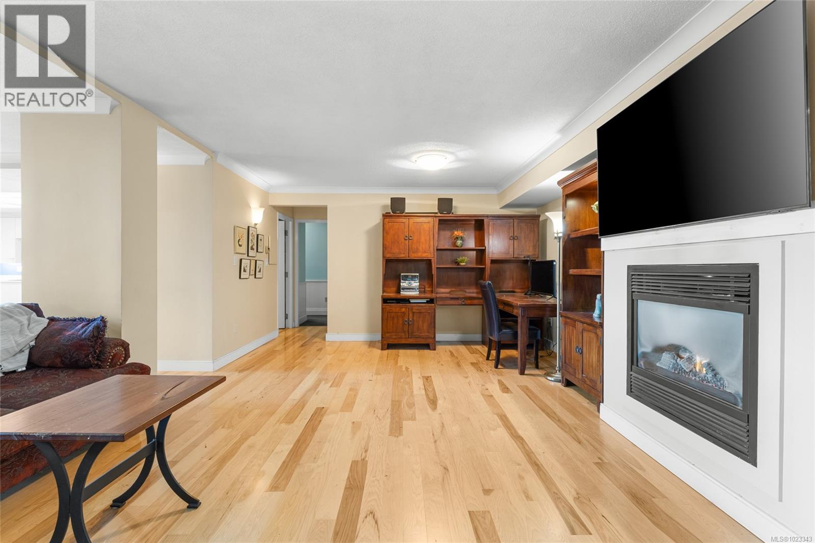 105 636 Montreal Street, Victoria