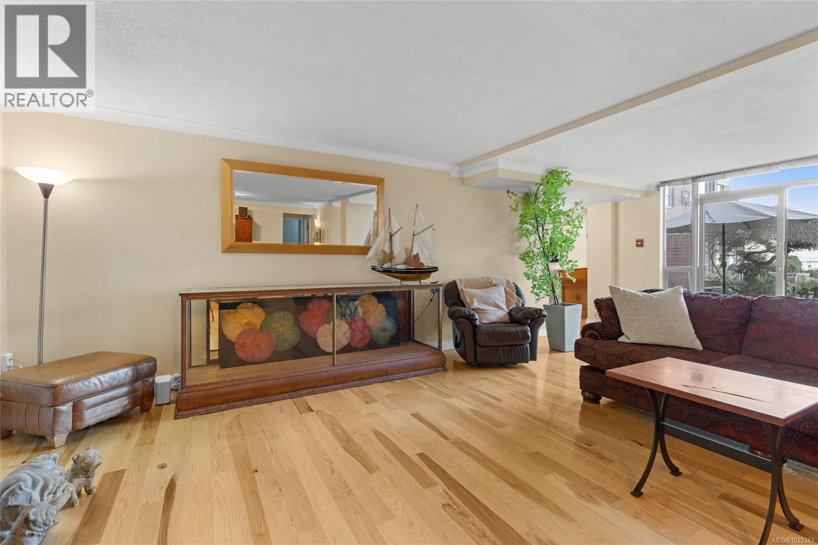 105 636 Montreal Street, Victoria