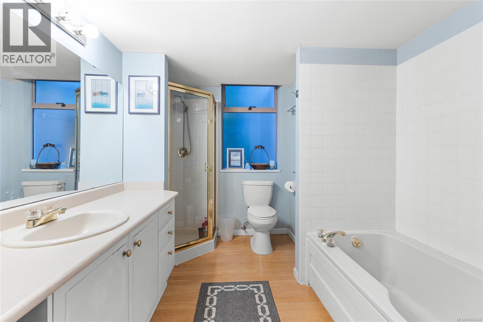 105 636 Montreal Street, Victoria