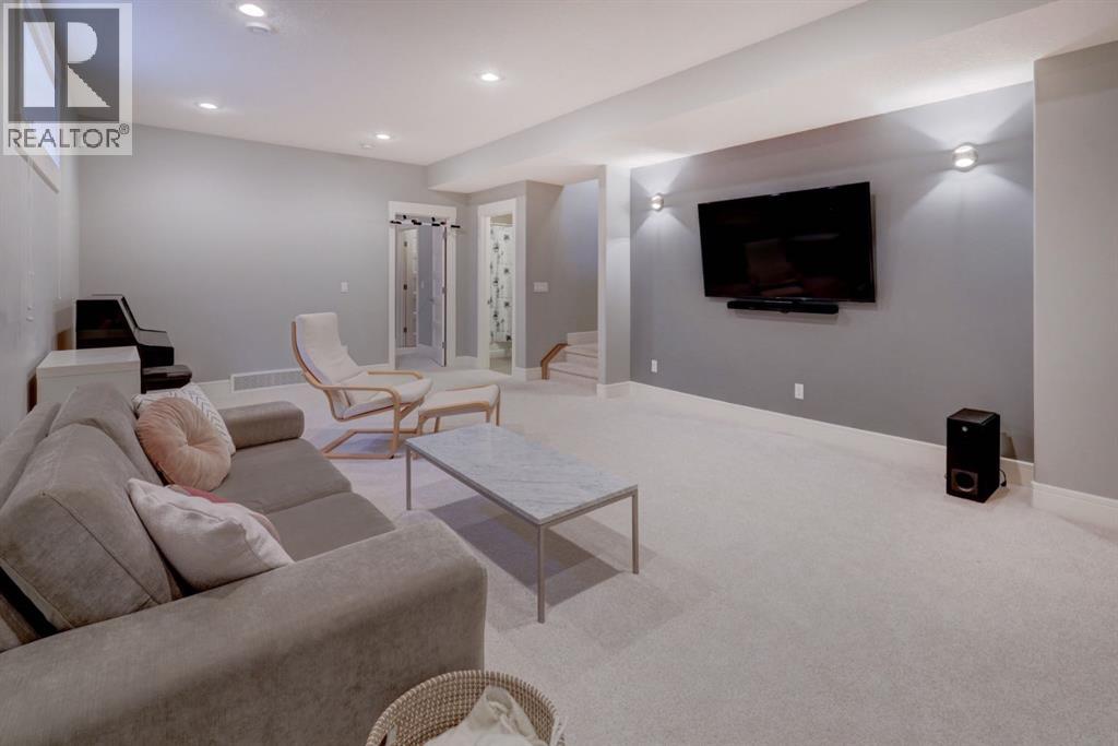 Single Family House for Sale in   Avenue NE Winston Heights/Mountview Calgary 