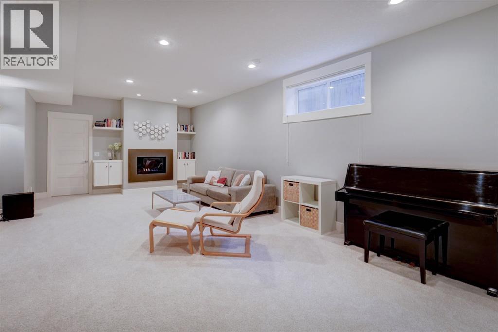 Single Family House for Sale in   Avenue NE Winston Heights/Mountview Calgary 