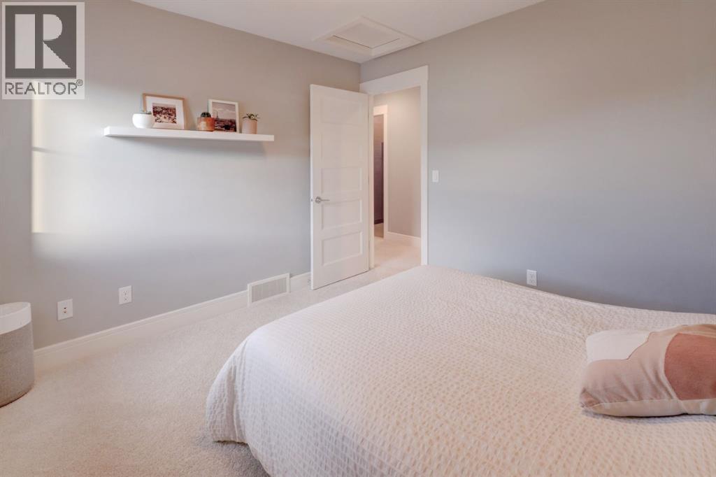 Single Family House for Sale in   Avenue NE Winston Heights/Mountview Calgary 