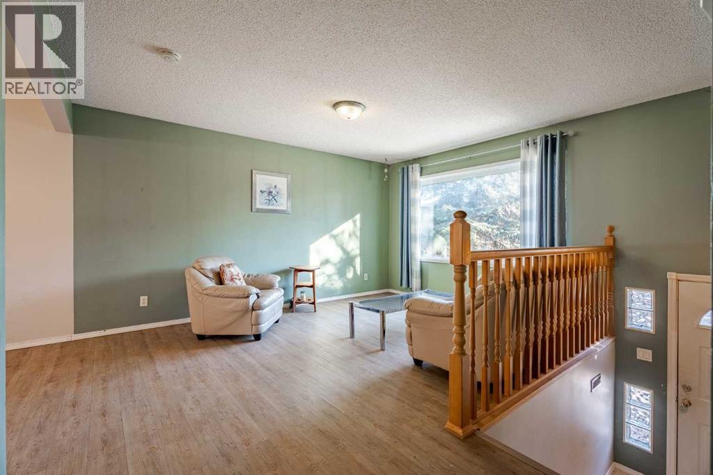 Single Family House Bi-level for Sale in  Blakiston Drive NW Brentwood Calgary 