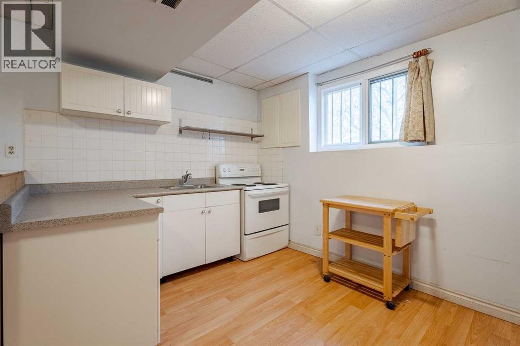 Single Family House Bi-level for Sale in  Blakiston Drive NW Brentwood Calgary 