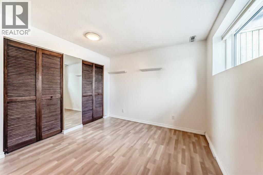 Single Family House 4 Level for Sale in  Dalmeny Hill NW Dalhousie Calgary 