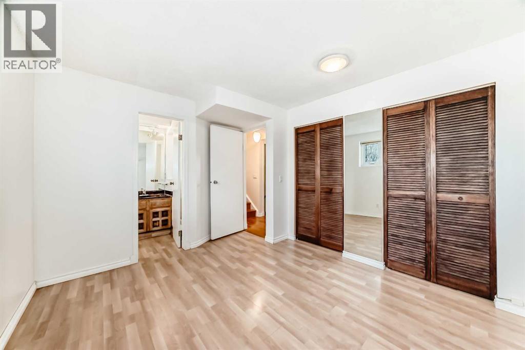 Single Family House 4 Level for Sale in  Dalmeny Hill NW Dalhousie Calgary 