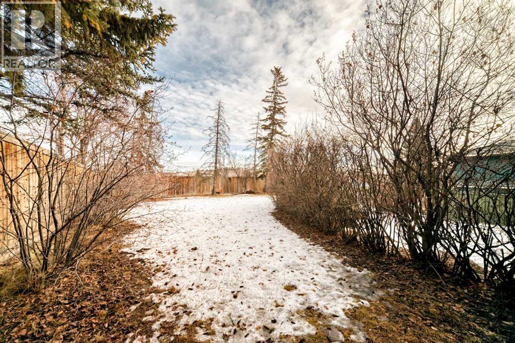 Single Family House 4 Level for Sale in  Dalmeny Hill NW Dalhousie Calgary 