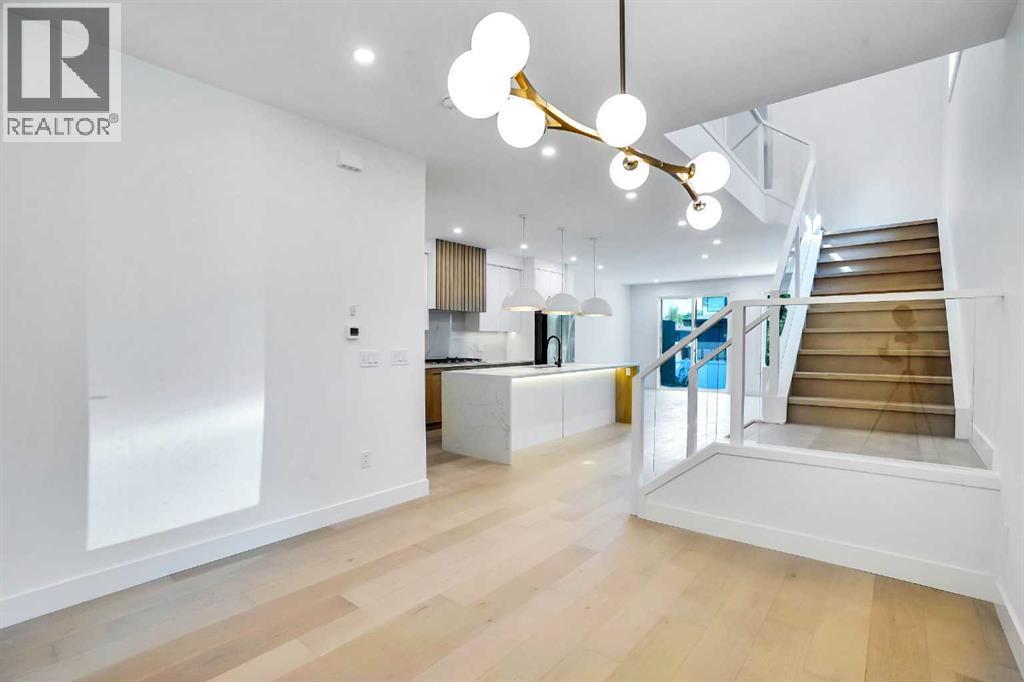 Single Family House for Sale in   Avenue Winston Heights/Mountview Calgary 