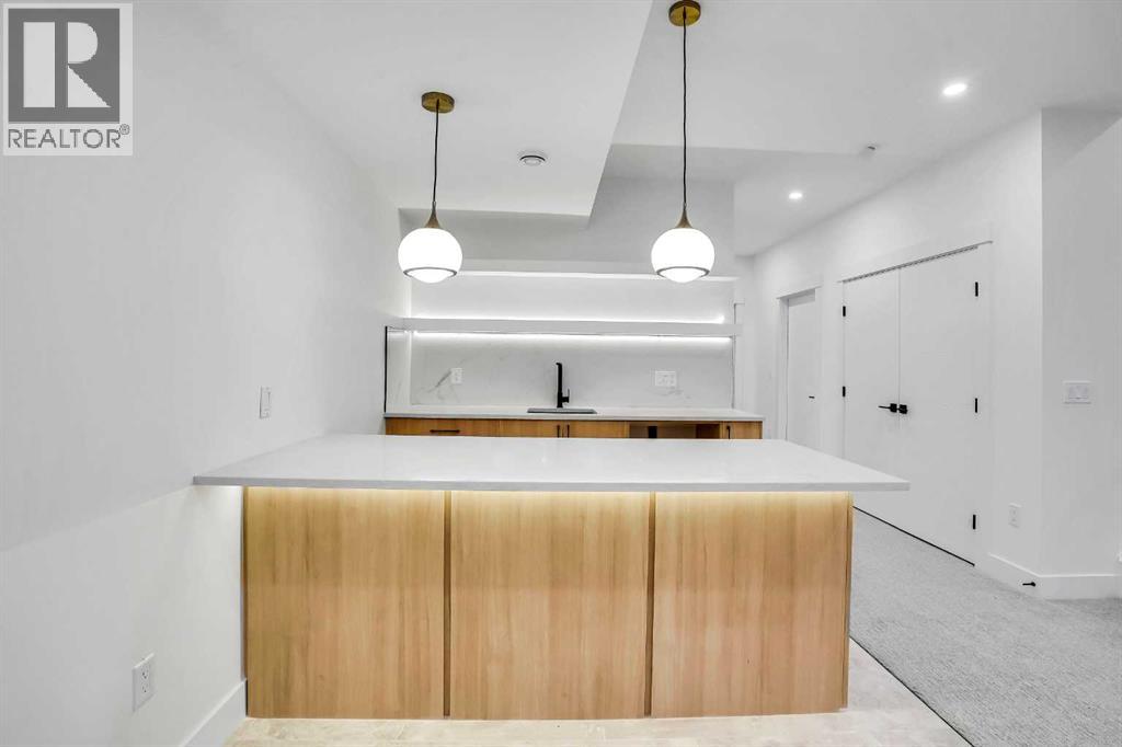 Single Family House for Sale in   Avenue Winston Heights/Mountview Calgary 