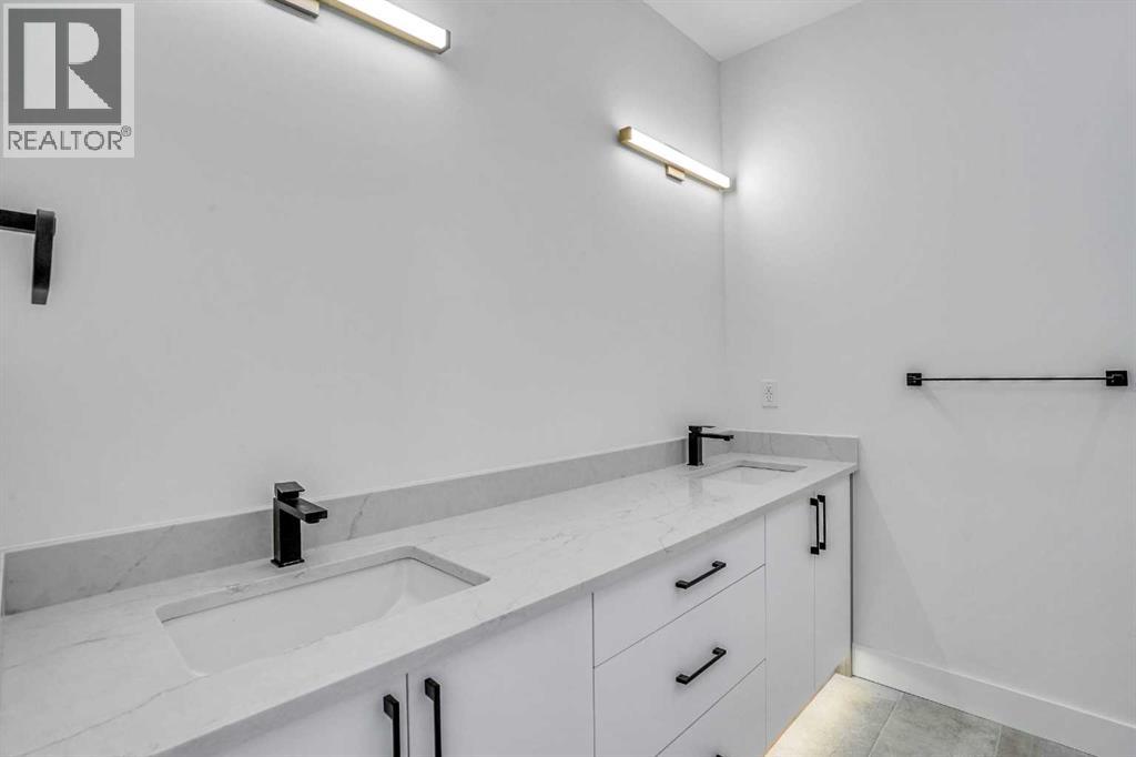 Single Family House for Sale in   Avenue Winston Heights/Mountview Calgary 