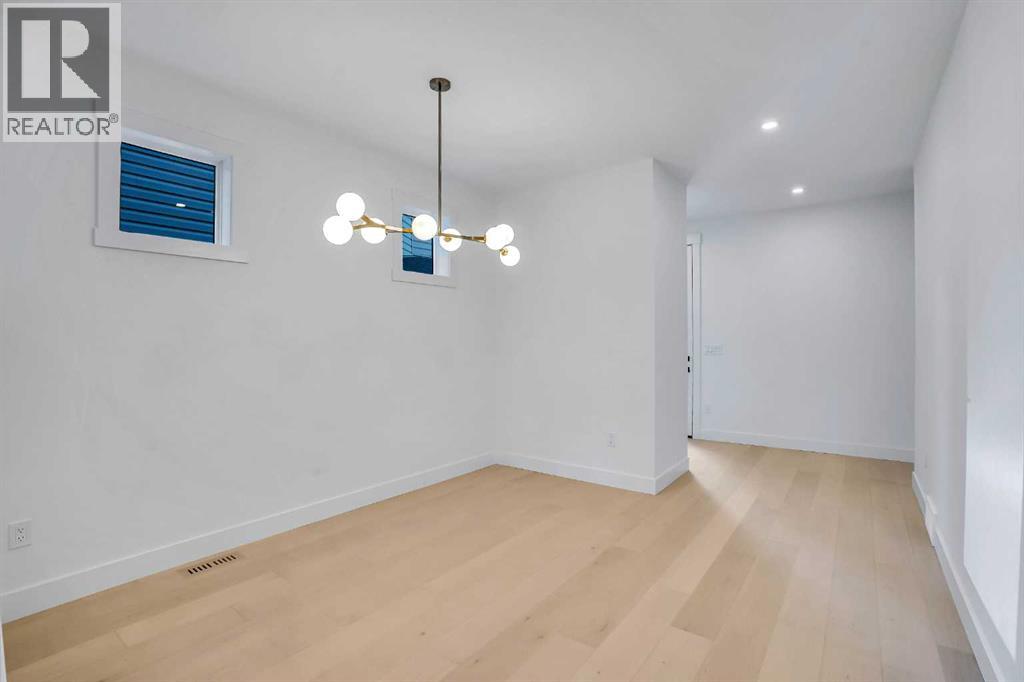 Single Family House for Sale in   Avenue Winston Heights/Mountview Calgary 