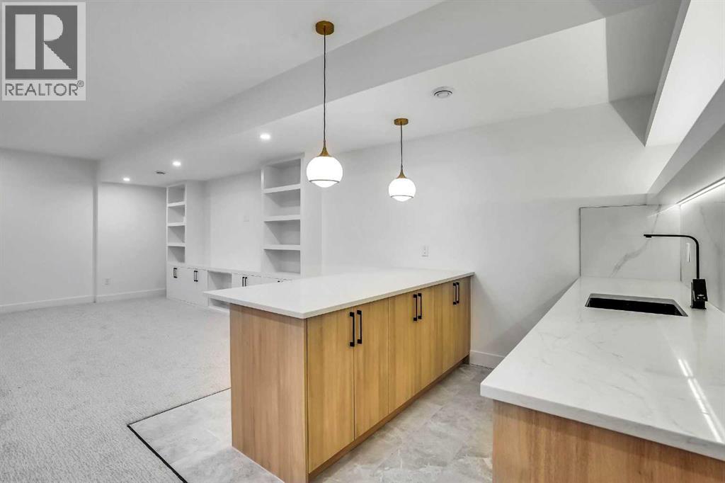 Single Family House for Sale in   Avenue Winston Heights/Mountview Calgary 