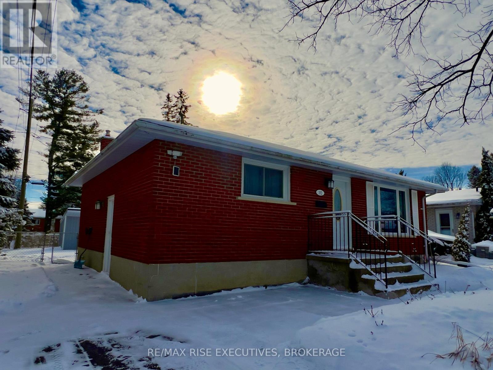 162 SECOND AVENUE - Photo 2 of 41, Greater Napanee (Greater Napanee), Ontario