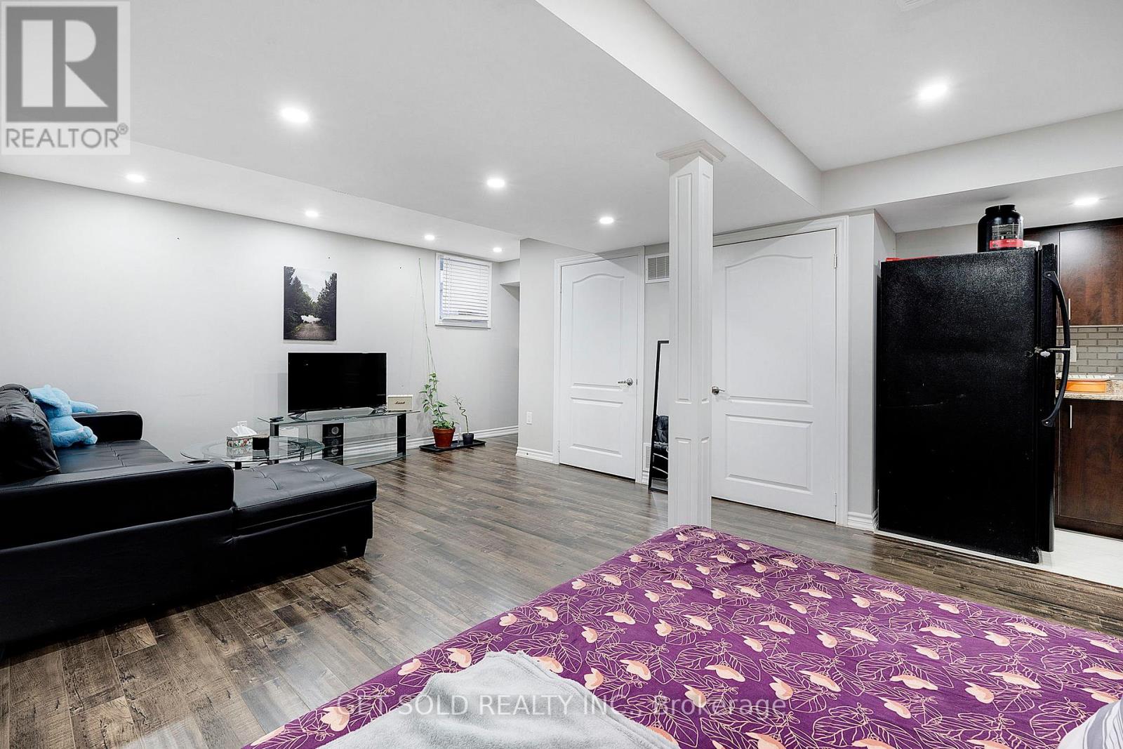 14 HAVERSTOCK CRESCENT - 42