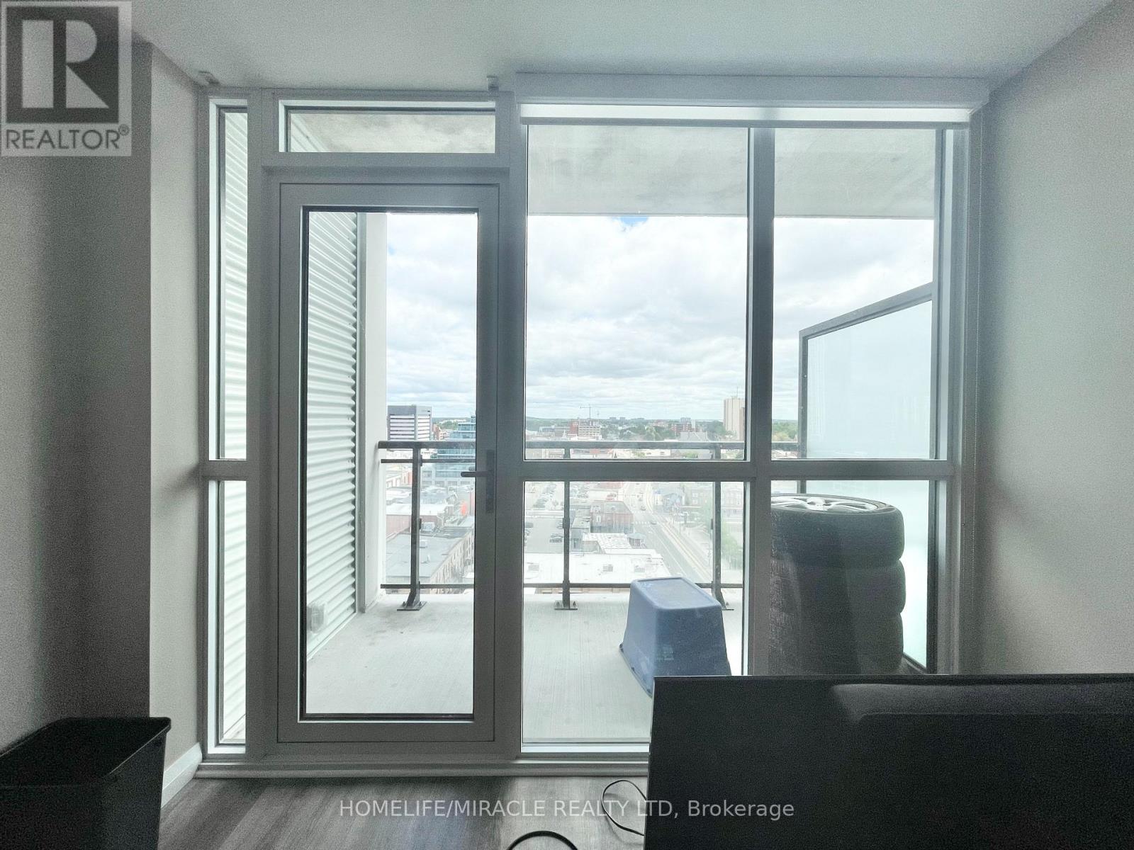 60 Charles Unit 1403 photo 4