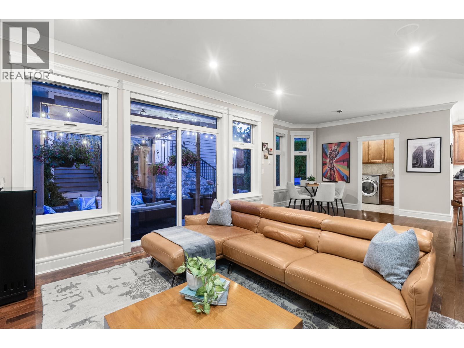 452 TEMPE CRESCENT, North Vancouver