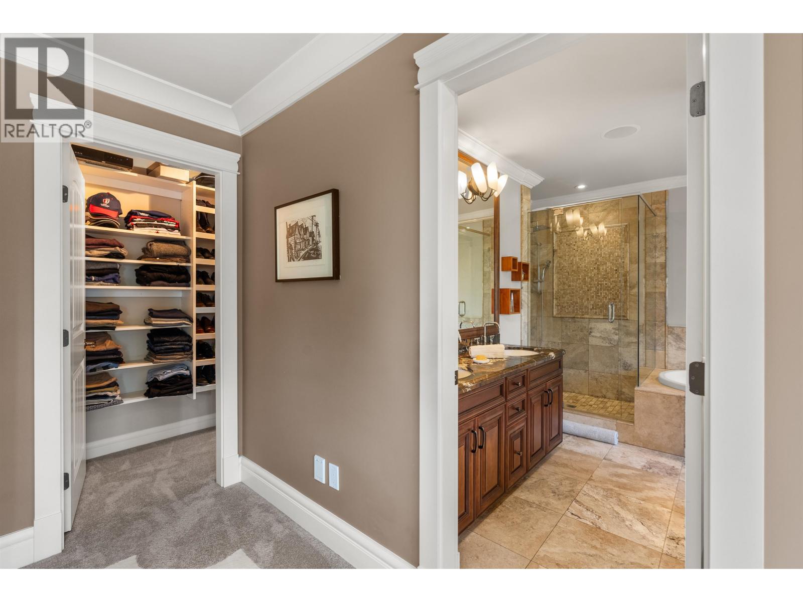 452 TEMPE CRESCENT, North Vancouver