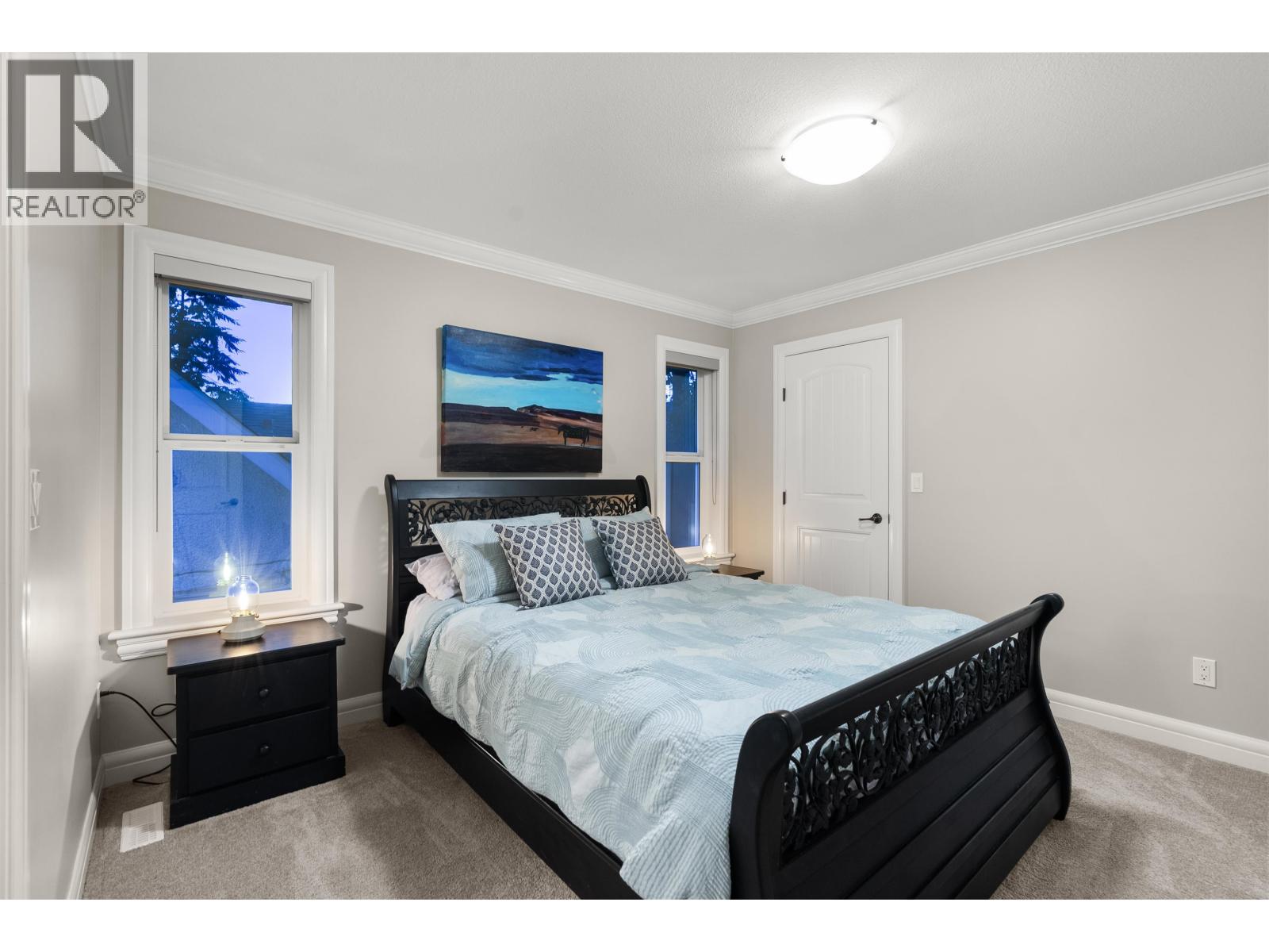 452 TEMPE CRESCENT, North Vancouver