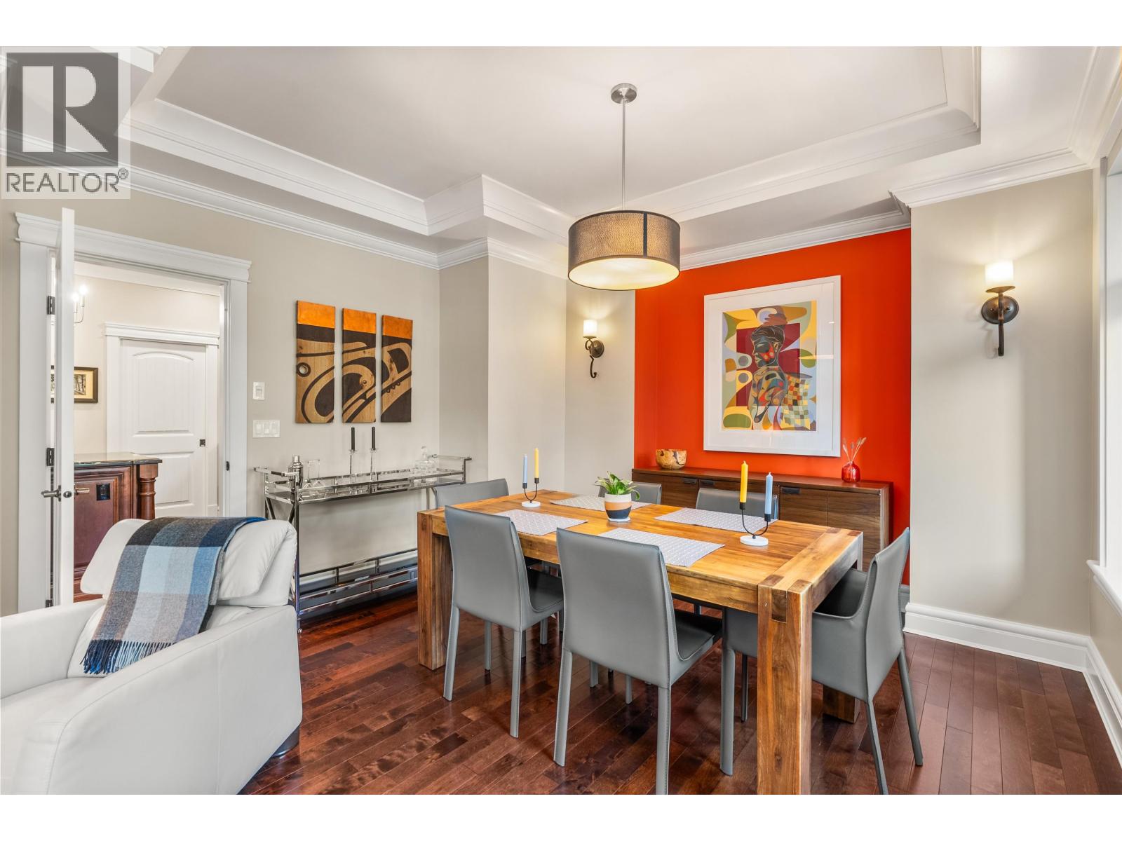 452 TEMPE CRESCENT, North Vancouver