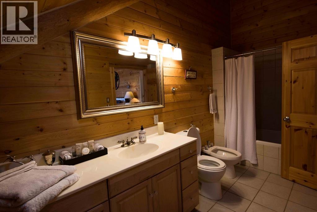 104 White Avenue, Bragg Creek