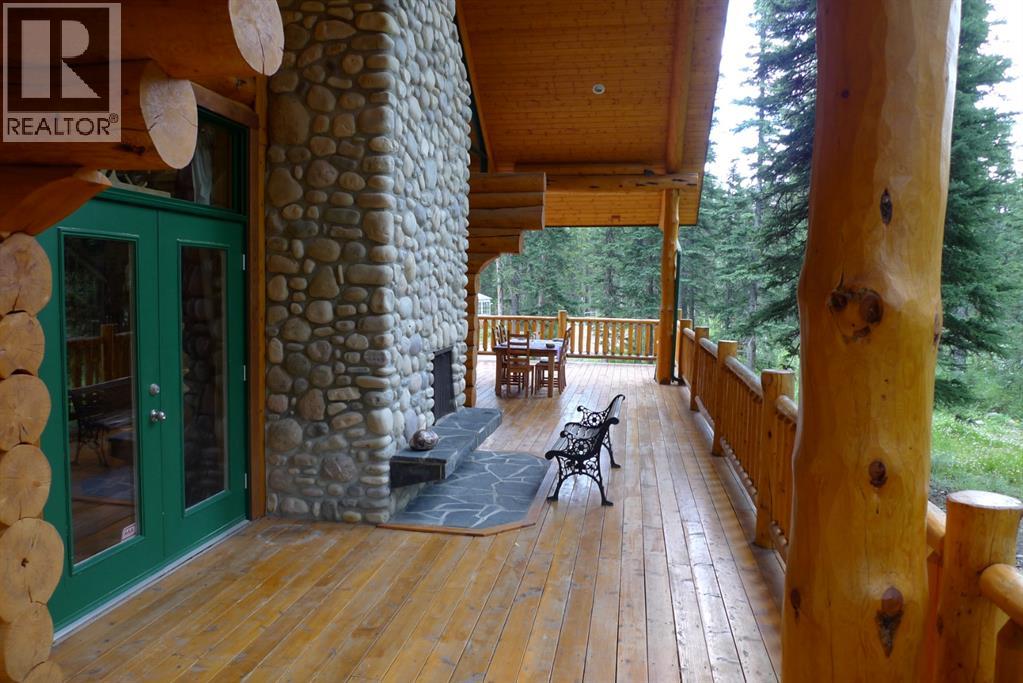 104 White Avenue, Bragg Creek