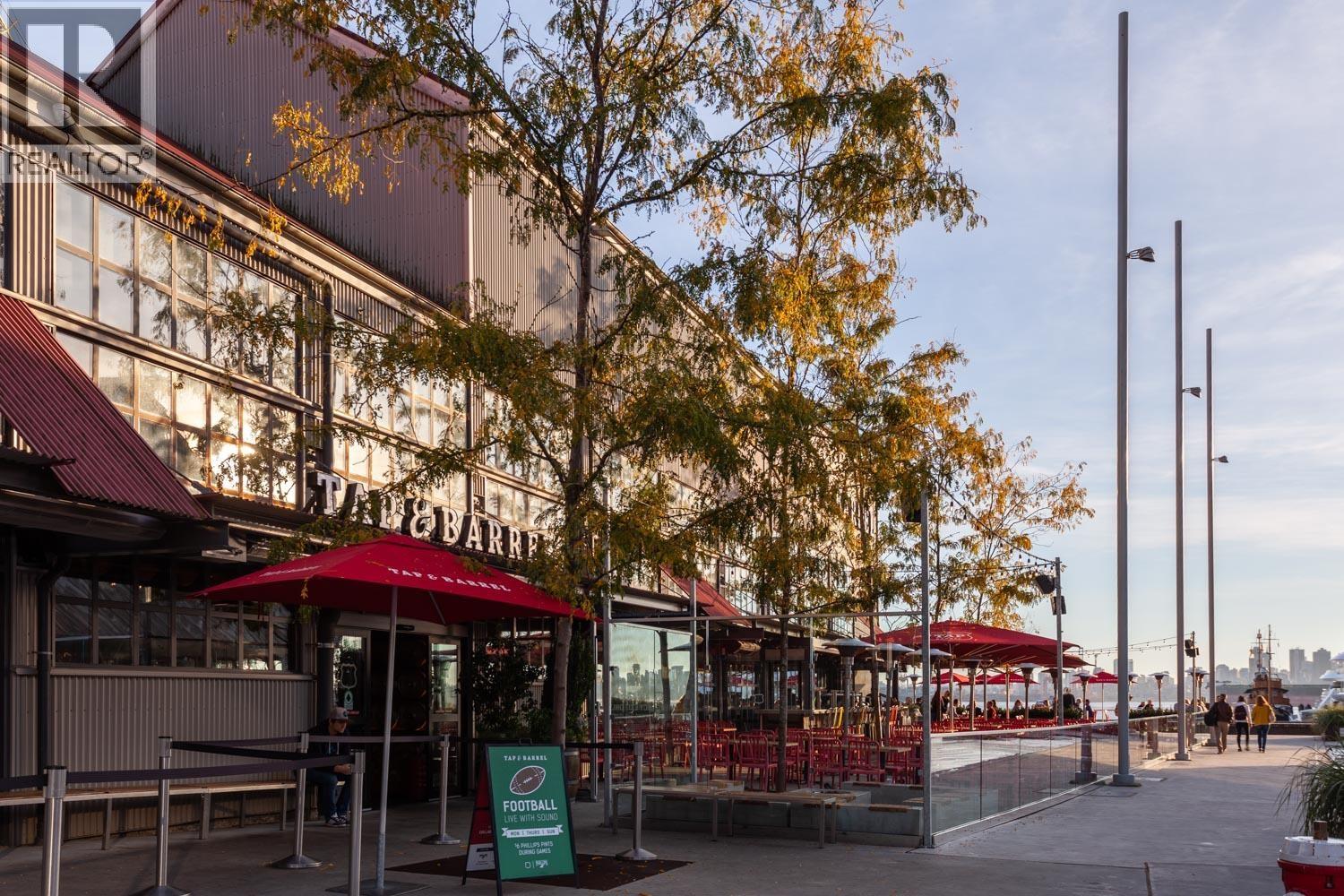 215 251 W 4TH STREET, North Vancouver