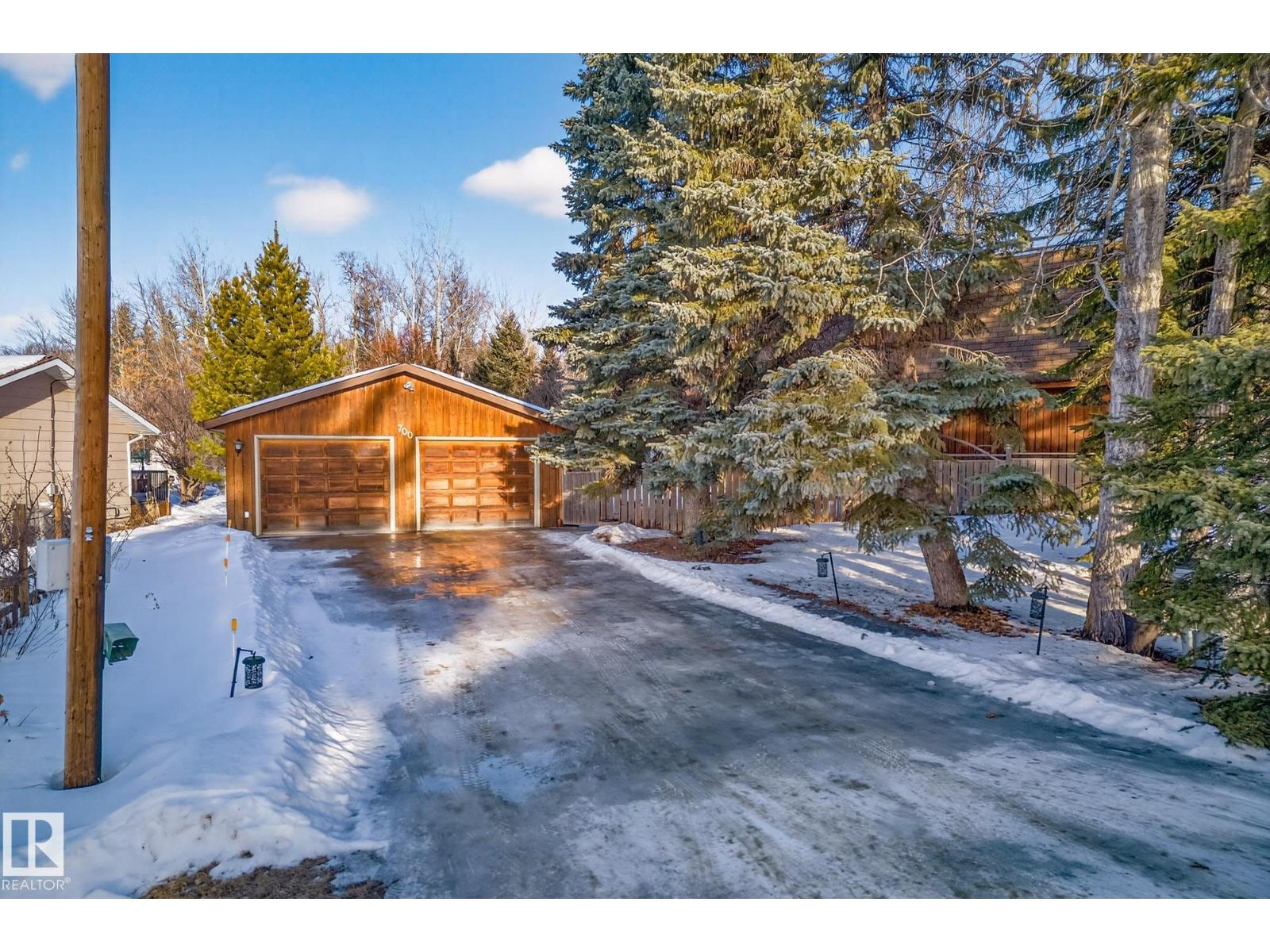 700 LAKESIDE DR, Rural Parkland County